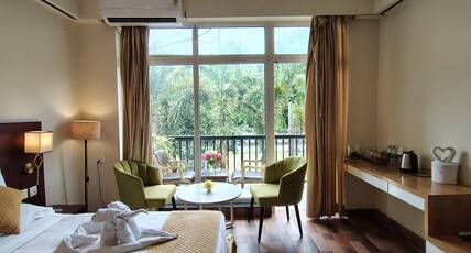 Metteyye Residency Room Type - Premium Room with Temple View and bathtub