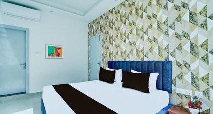 Siddhi Vinayak Inn Room Type - Deluxe Suite Room