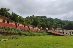 Vistara Resorts and Homestay