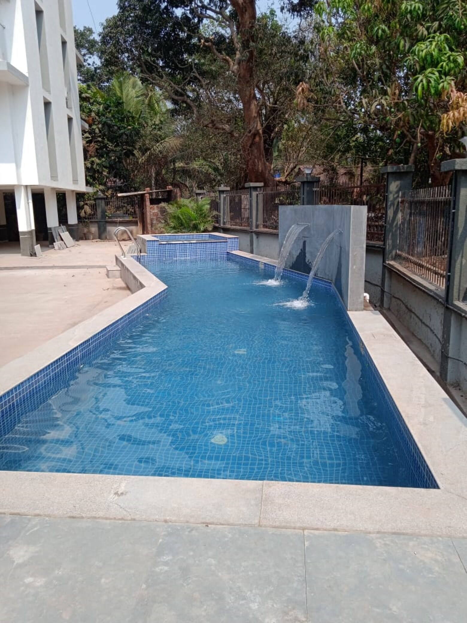 Lovely, tranquil 2bhk-Kitchen+AC+Wifi+Pool+parking - Tap to explore photos