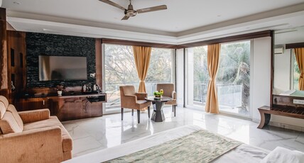 Regal Sands Hotel Room Type - Suite Room Hill View