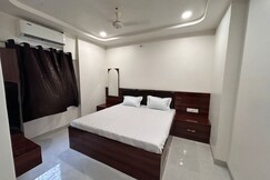 Hotel Naitik Inn