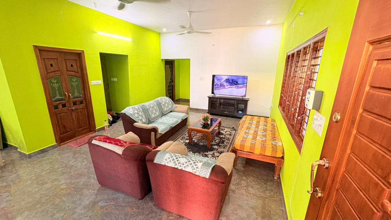 THE GREEN GALLERY HOMESTAYS - Tap to explore photos