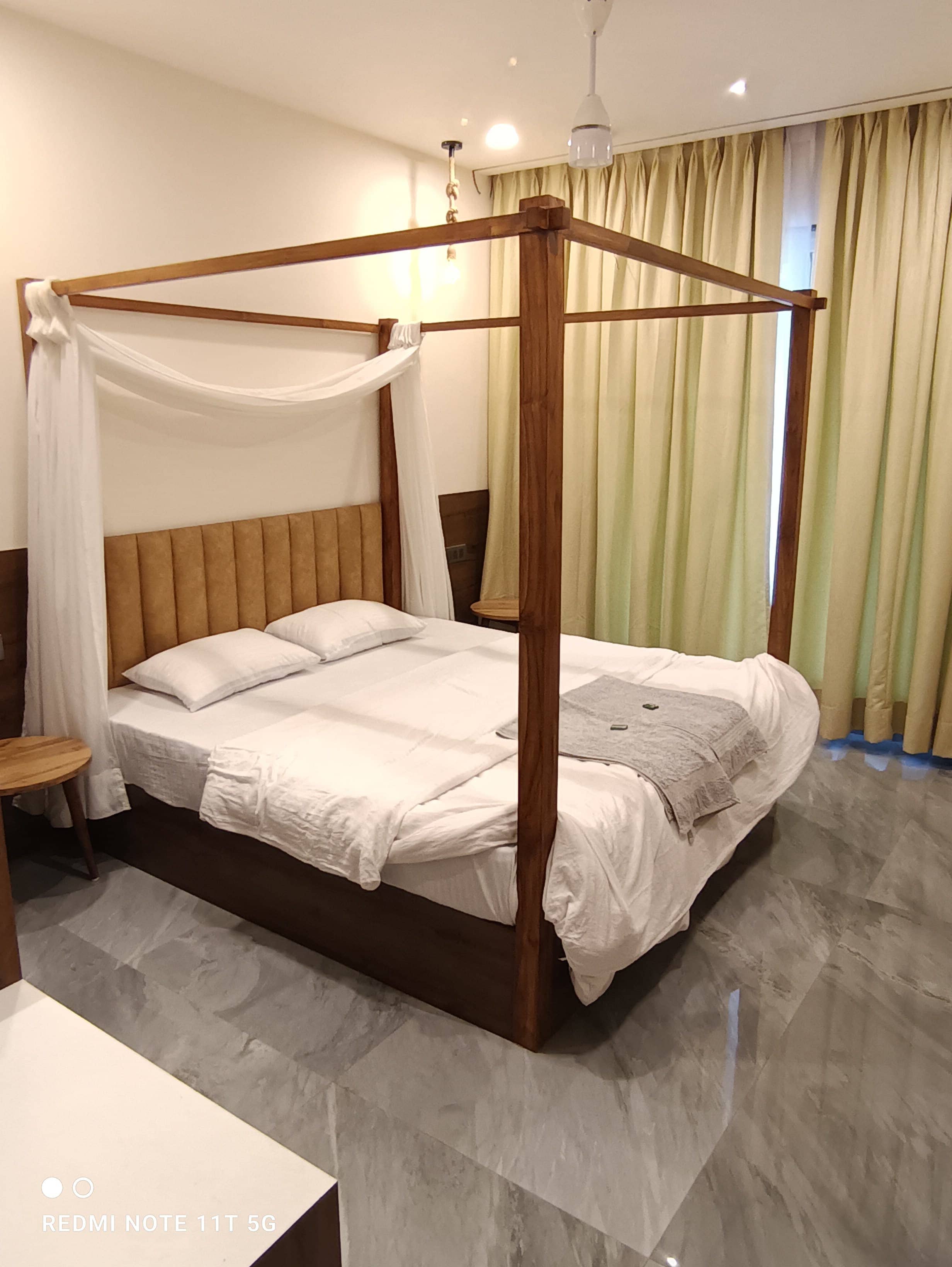 Vasundhara Inn - Tap to explore photos
