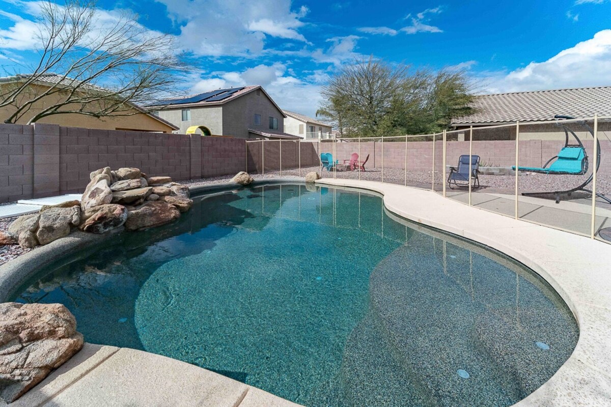 Free Pool Heat Modern & Bright Fire Pit - Tap to explore photos