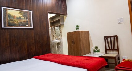 Rahul Guest House Room Type - Premium Deluxe Room (Non-AC)