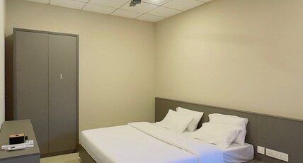 QASER TVAAR Room Type - Standard Ac Room