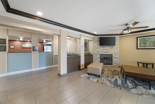Best Western Plus Twin View Inn & Suites