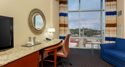 Hilton Branson Convention Center Room Type - 2 QUEEN BEDS WITH BALCONY