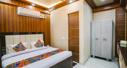 FabHotel JMS Residency Room Type - Deluxe Room