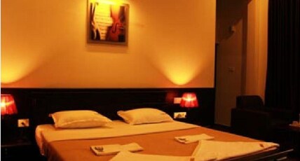 Tiger Tracks Resort Room Type - Deluxe - AC
