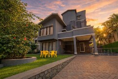 5 BHK Mulberry Villa with pvt pool, Mercury Stays
