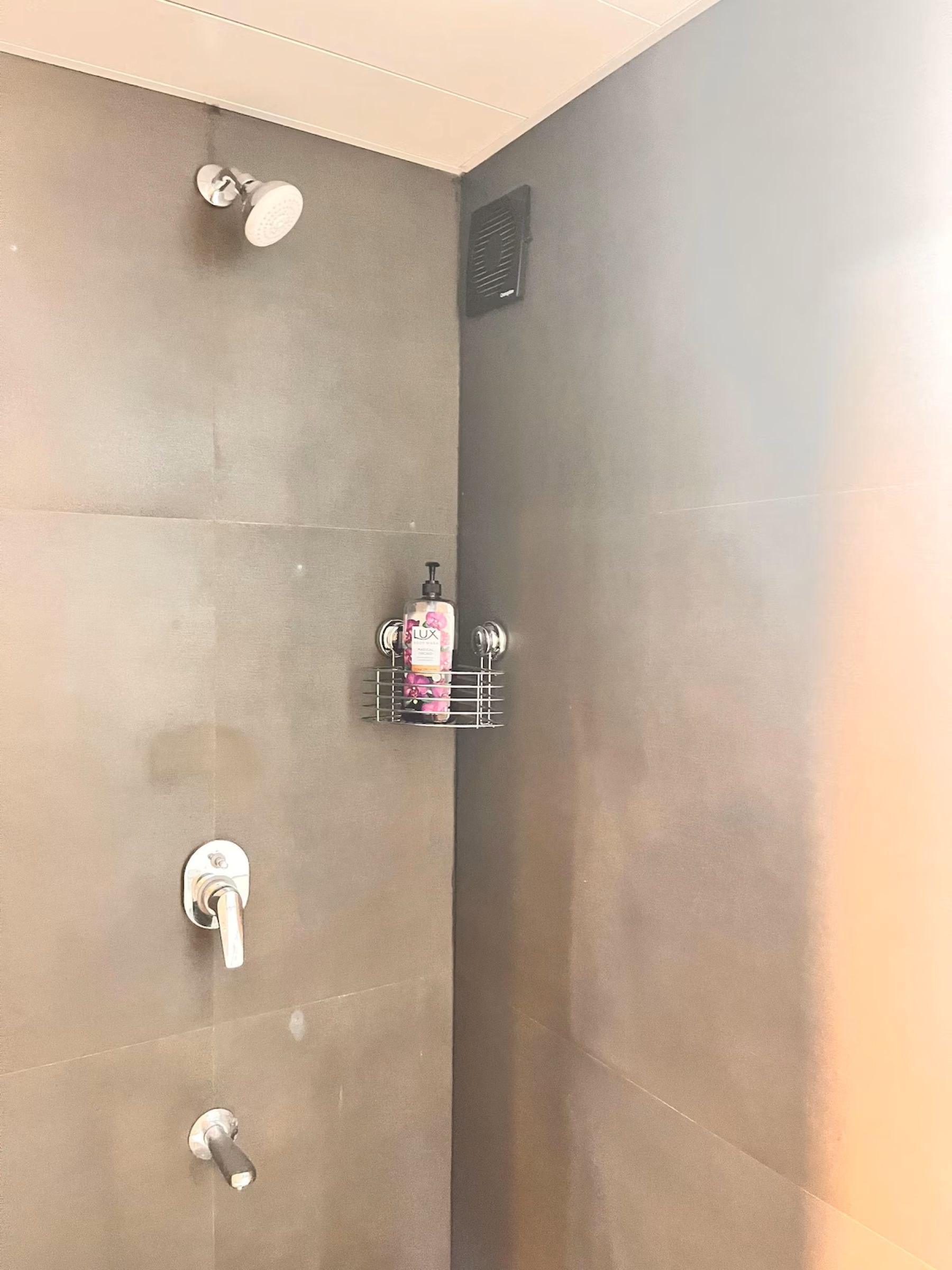 Luxury Airport Studio 500 mtr from Airport - Tap to explore photos