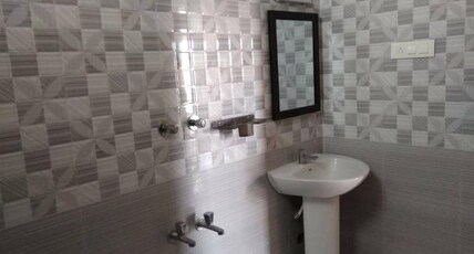 SRI MURUGAN GUEST HOUSE Room Type - Double Non Ac Deluxe
