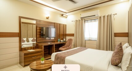 Hotel Vasdaa Grand Room Type - Superior Room with City View and Working Desk