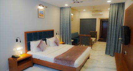 Hotel Aditya Room Type - Suite Room