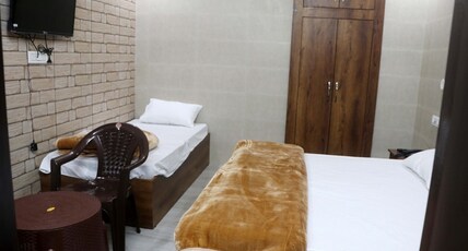 Krishna Dreams Room Type - Deluxe Room