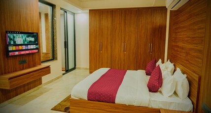 Hotel Divines Residency Room Type - Luxury Suite Room