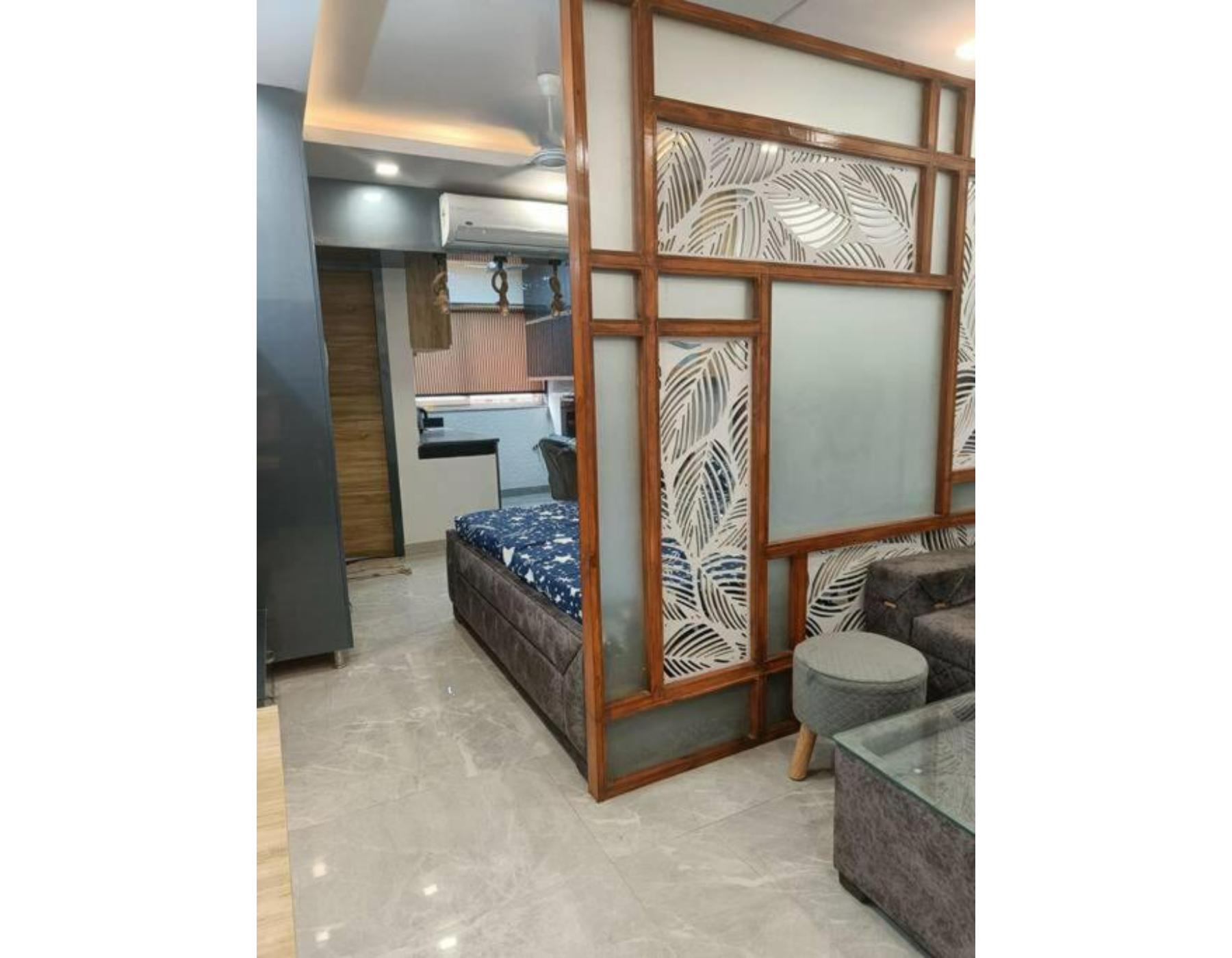 VacationBuddy Executive Studio Apt Moti Nagar - Tap to explore photos