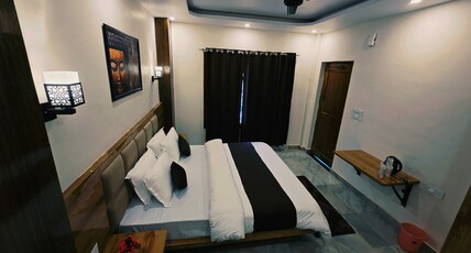 Shri Aashray Room Type - Ghooghooti- 101