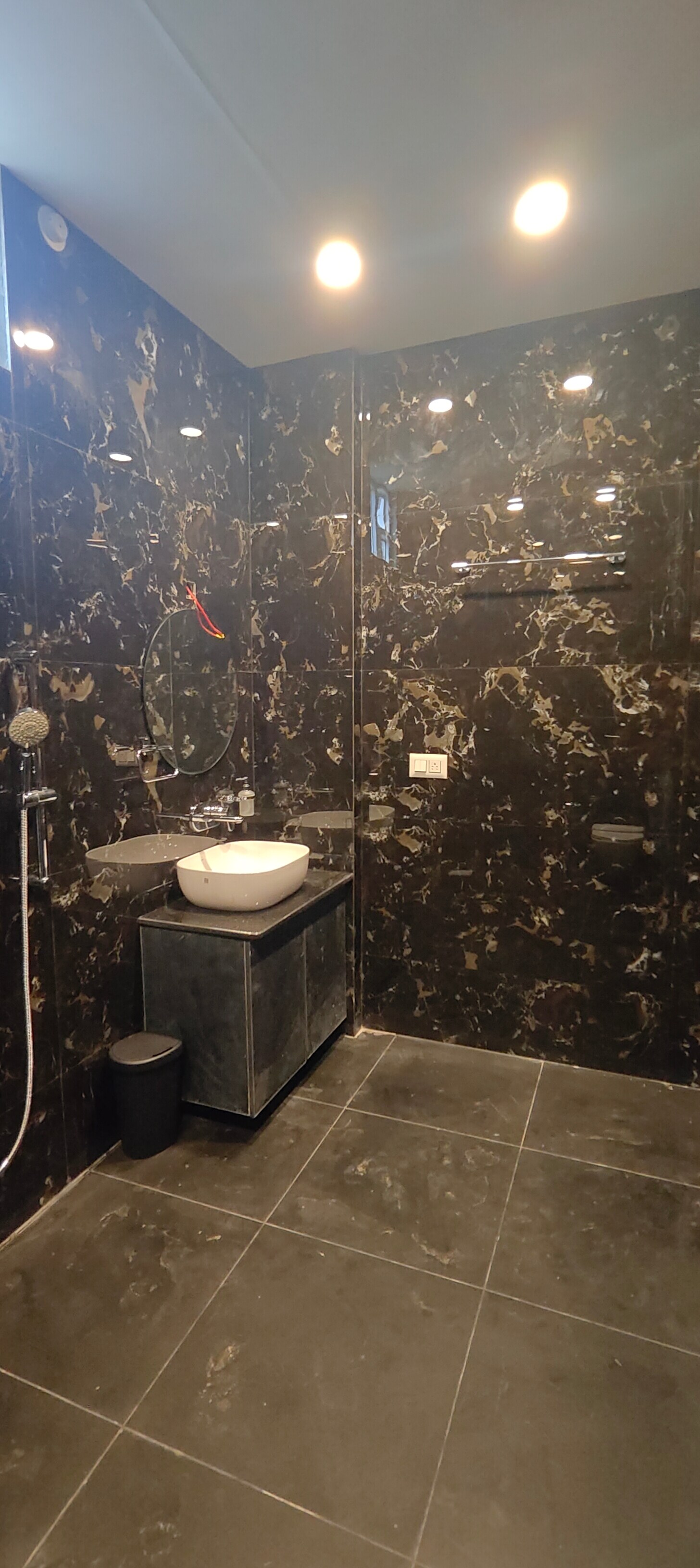 The Royal Grand Hotel & Suites Rooms - Tap to explore photos