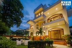 Christopher Nolan @ StayVista Residences at Moets Palm