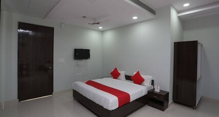 Hotel Kailash Mansarover And Banquet Hall Room Type - deluxe rooms