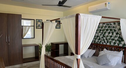 FamJam | 4Bhk Rustic Ruby Room Type - FamJam | 4Bhk Rustic Ruby