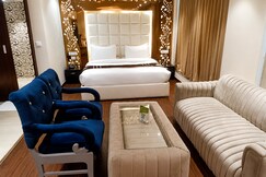 Hotel Signature Grand