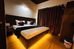 Raigad Palace | Rooms in a Homestay