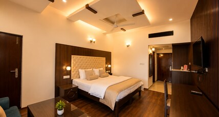 Hotel  Rajhans Room Type - Super Deluxe room