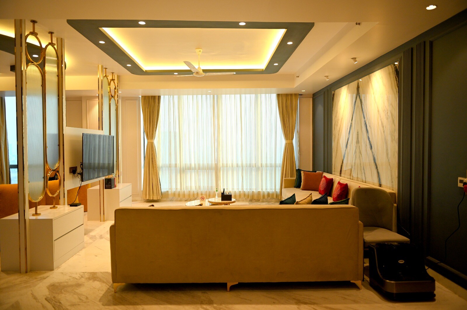 Luxurious 5star 4Bhkflat near Westin, CCU, CC2, SecV, BBCC, NewTown - Tap to explore photos