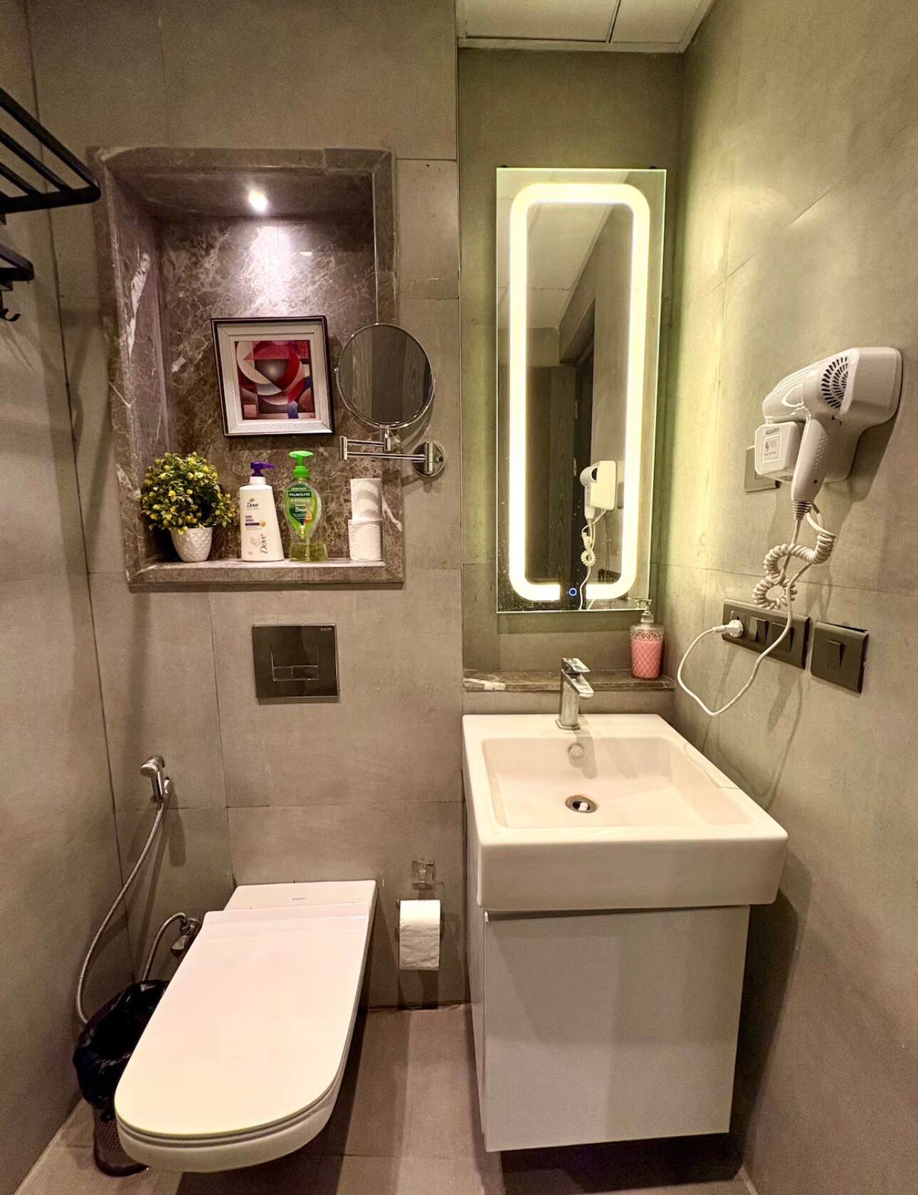 Luxurry Stay At Supernova Noida - Tap to explore photos