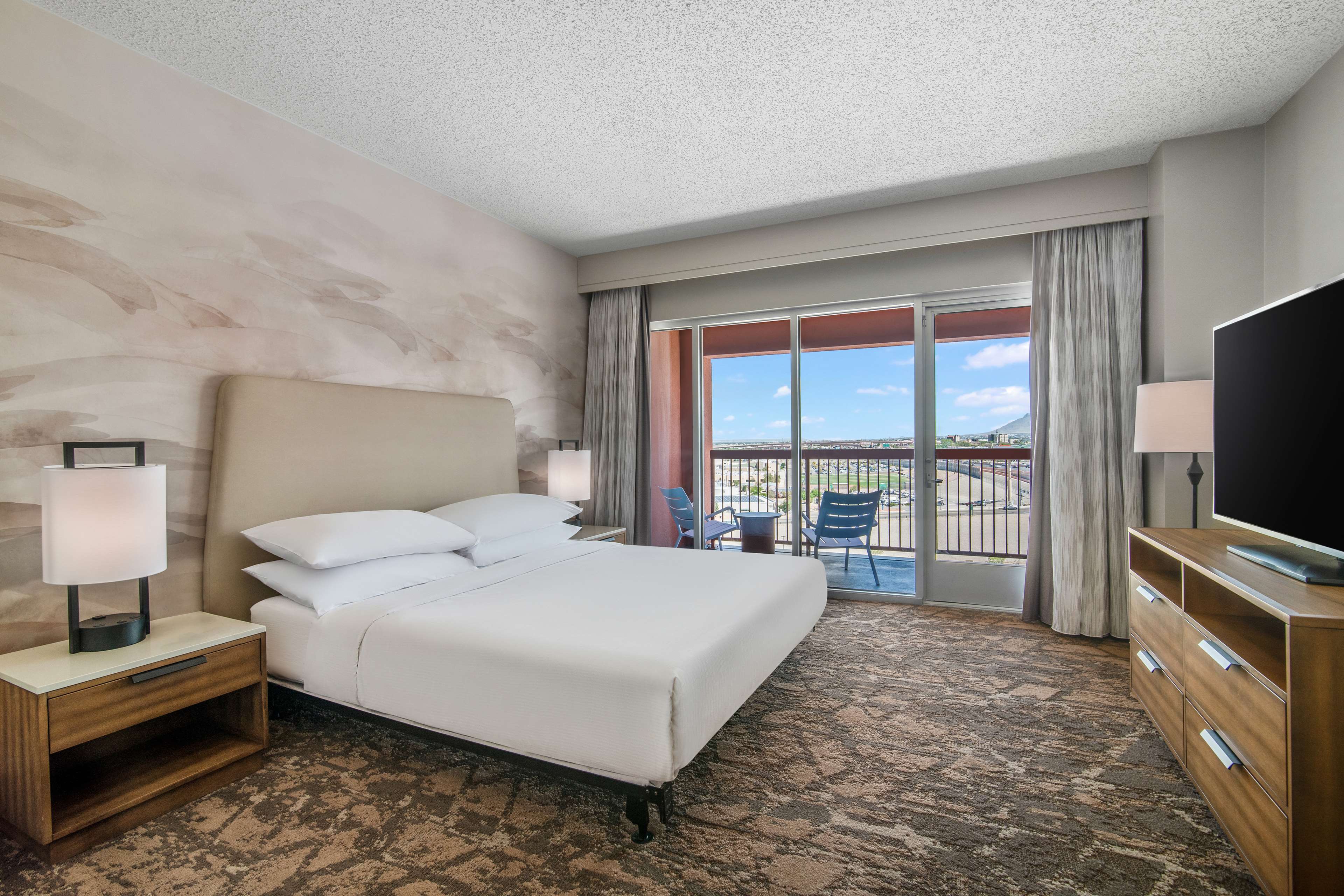 Embassy Suites by Hilton Albuquerque - Tap to explore photos