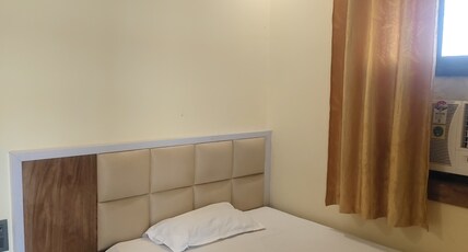 Hotel Thakur Mahal Room Type - AC SIGLE BED ROOM