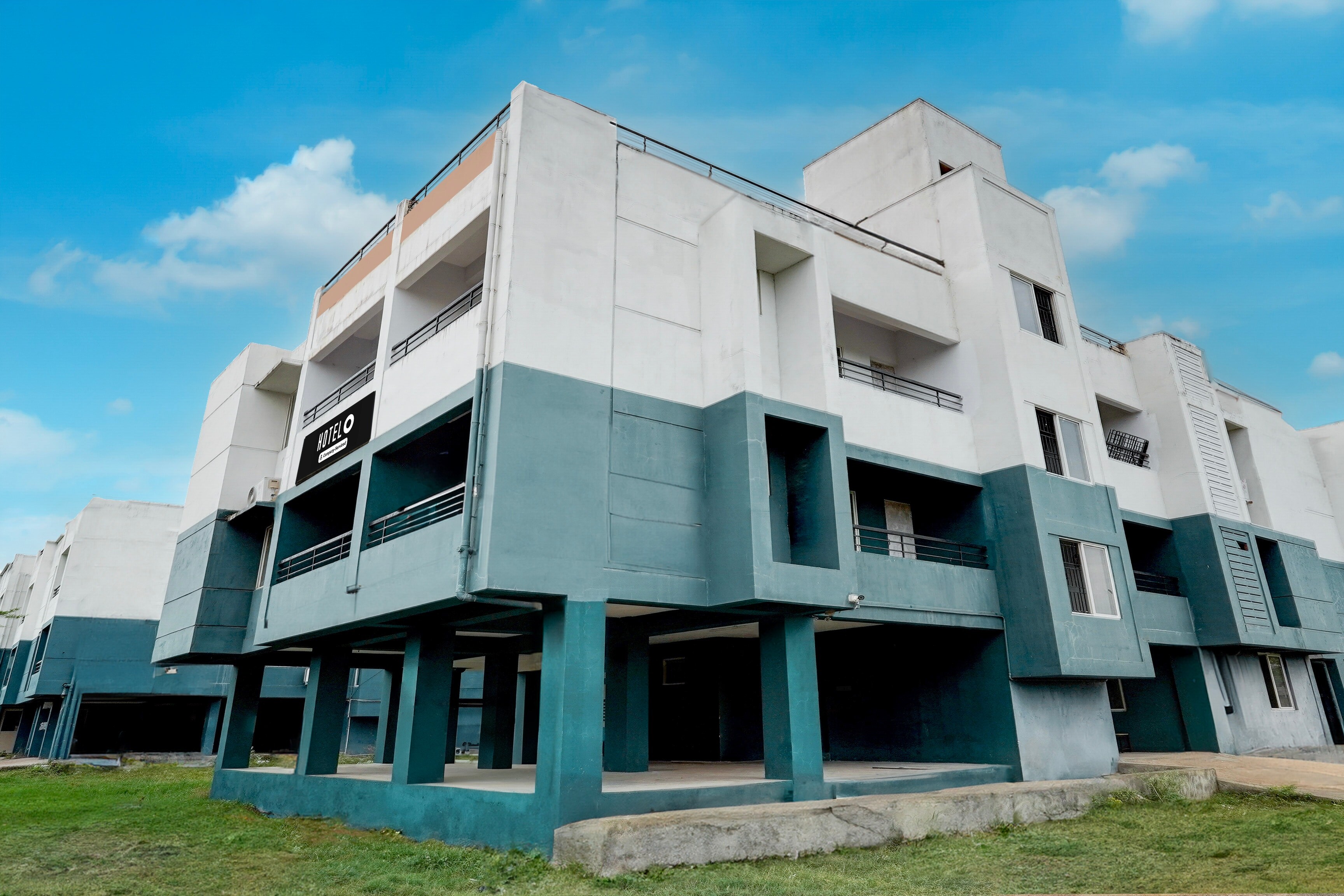 Super Hotel O Kattankulathur Near SRM University - Tap to explore photos