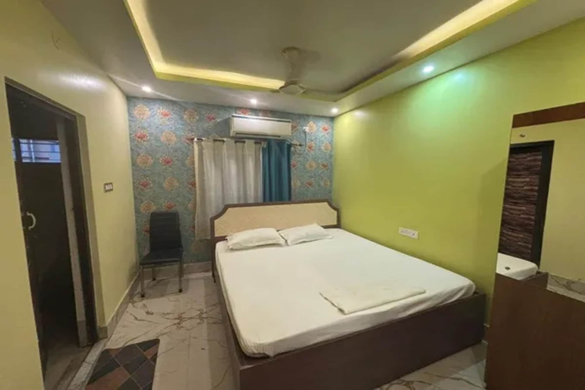 FabHotel Leechi Lodging & Fooding - Tap to explore photos