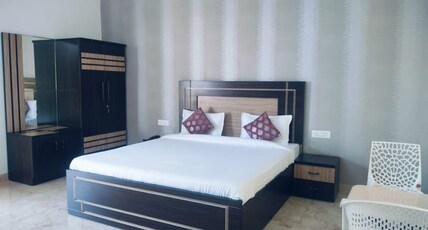 TULIP GARDEN HOTEL AND RESORT Room Type - DELUX