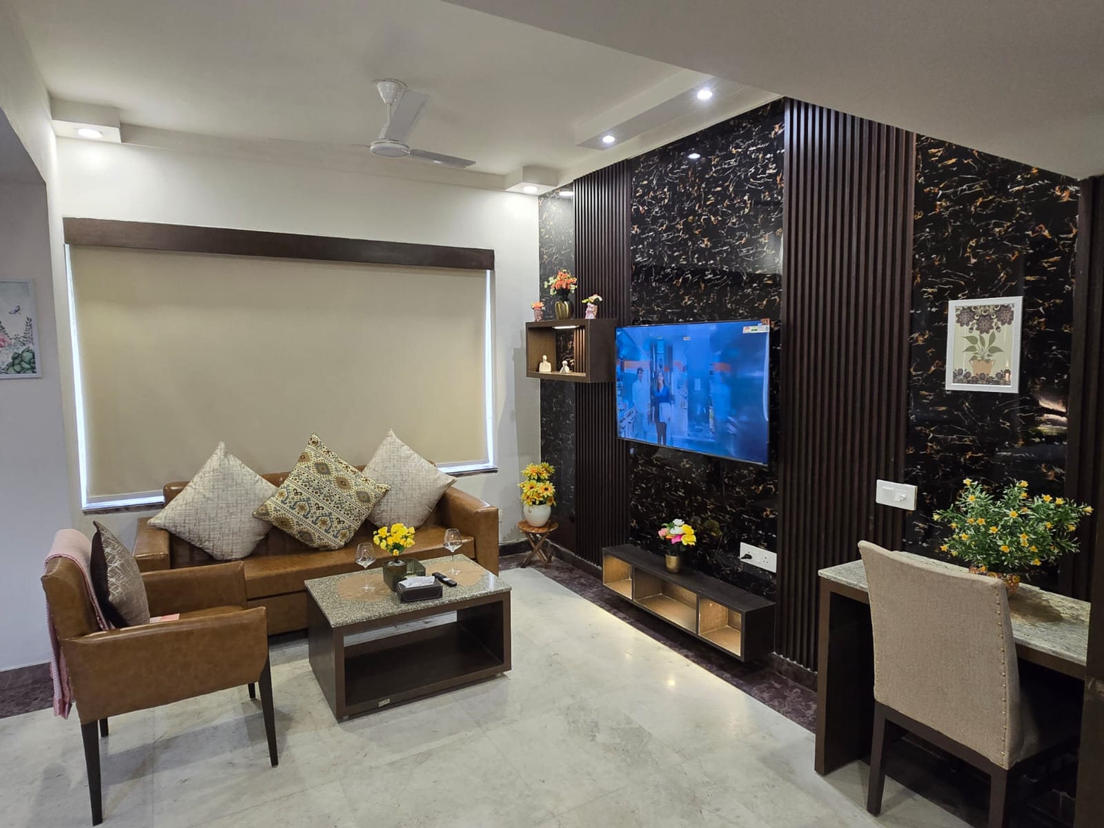 Cozy Capsule Studio indirapuram - Tap to explore photos