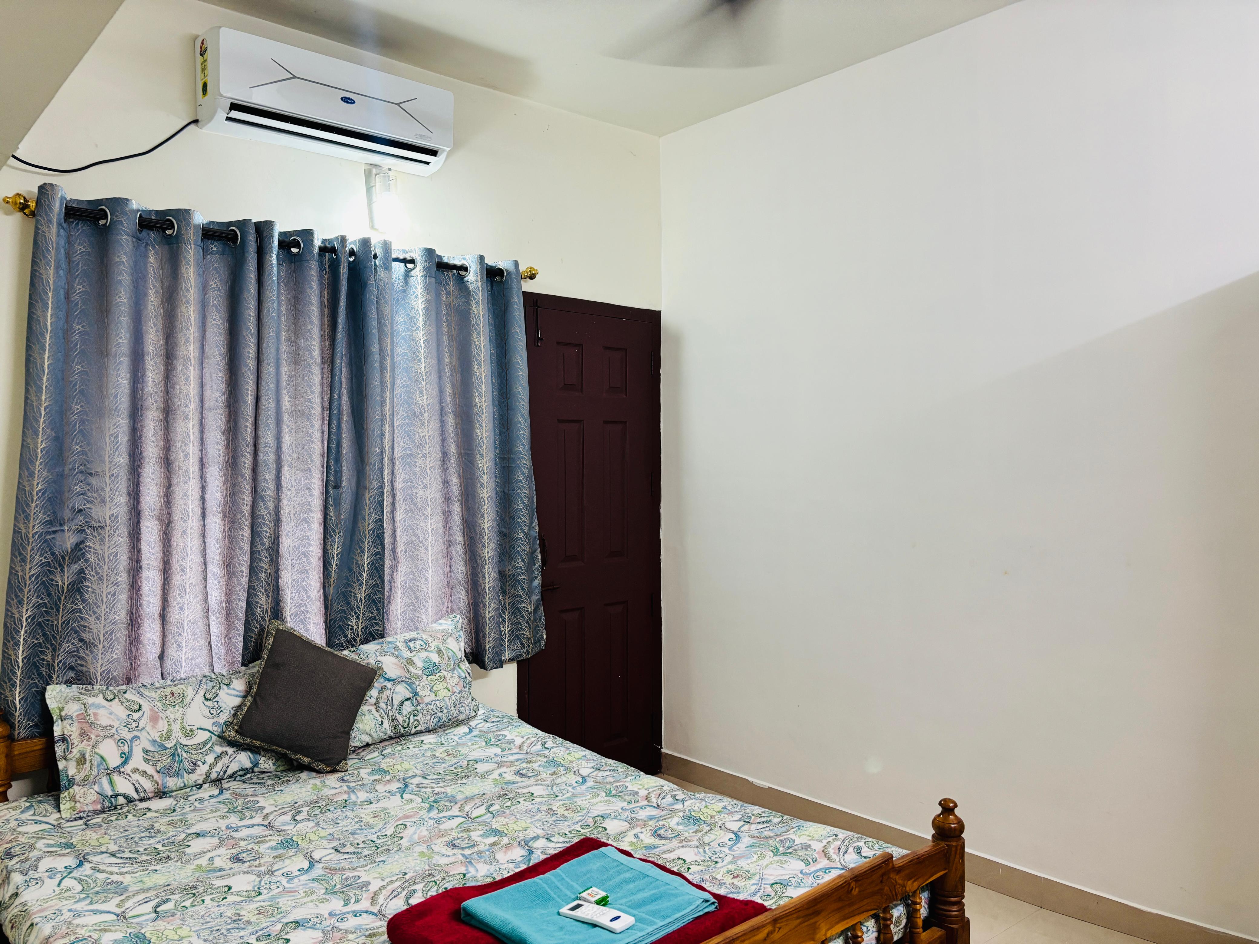 Athulya 1BH Apartment | 500m Walkable to Guruvayur Temple - Tap to explore photos