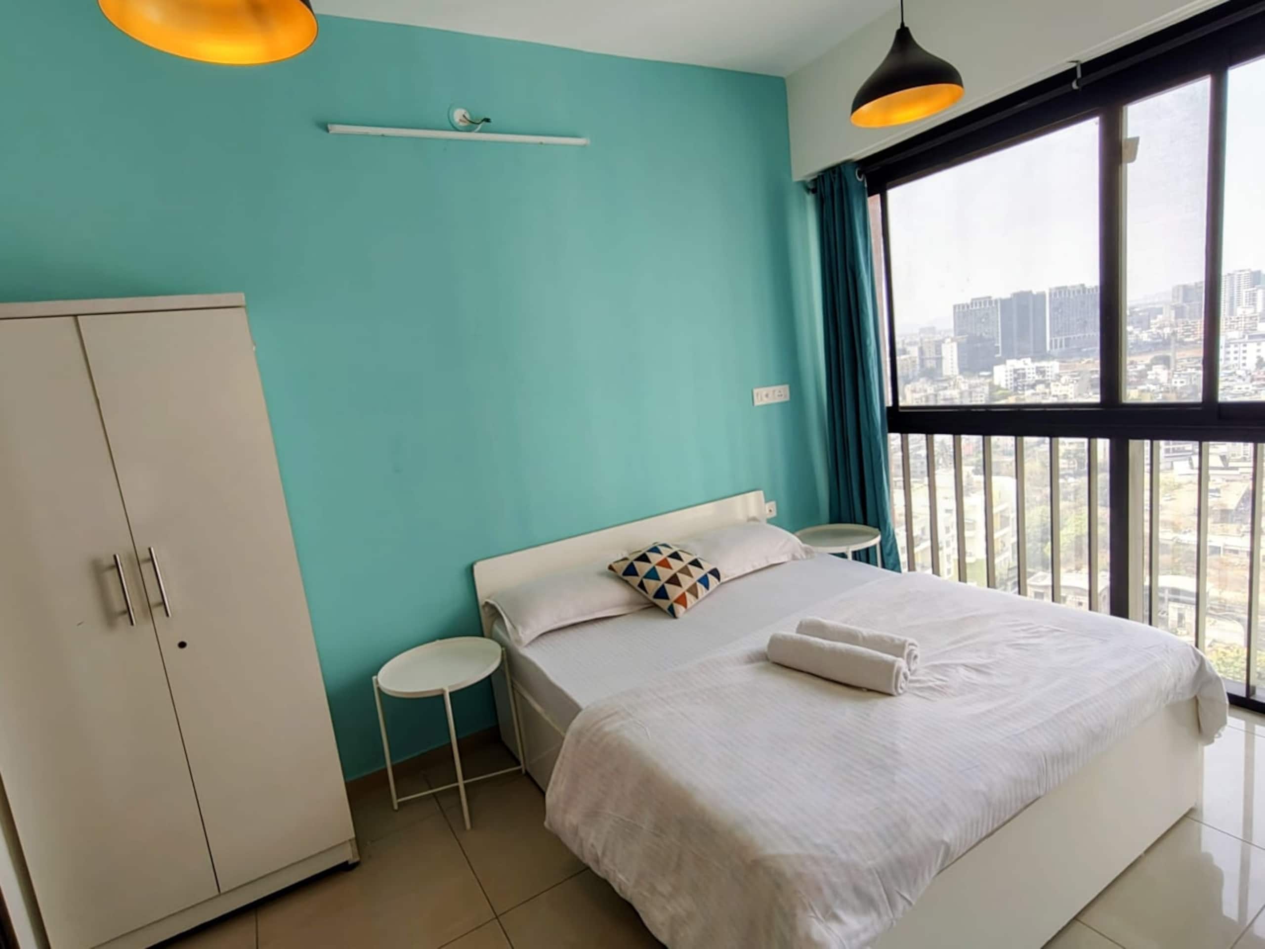 Skynest Cute 1Bhk Apt Private Near Eon High Floor - Tap to explore photos