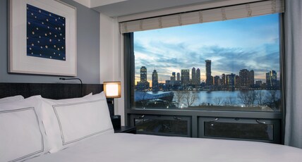 Conrad New York Downtown by Hilton Room Type - 1KG RIVER VIEW STE W SOFA