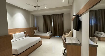 Hotel Golden Orchid Room Type - Triple Family Room with FnB Discount and Late Checkout