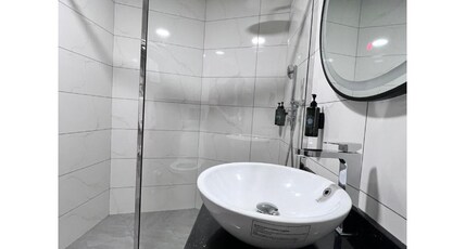Howard Johnson by Wyndham Bur Dubai Room Type - 2 Twin Beds, Deluxe, Smoking