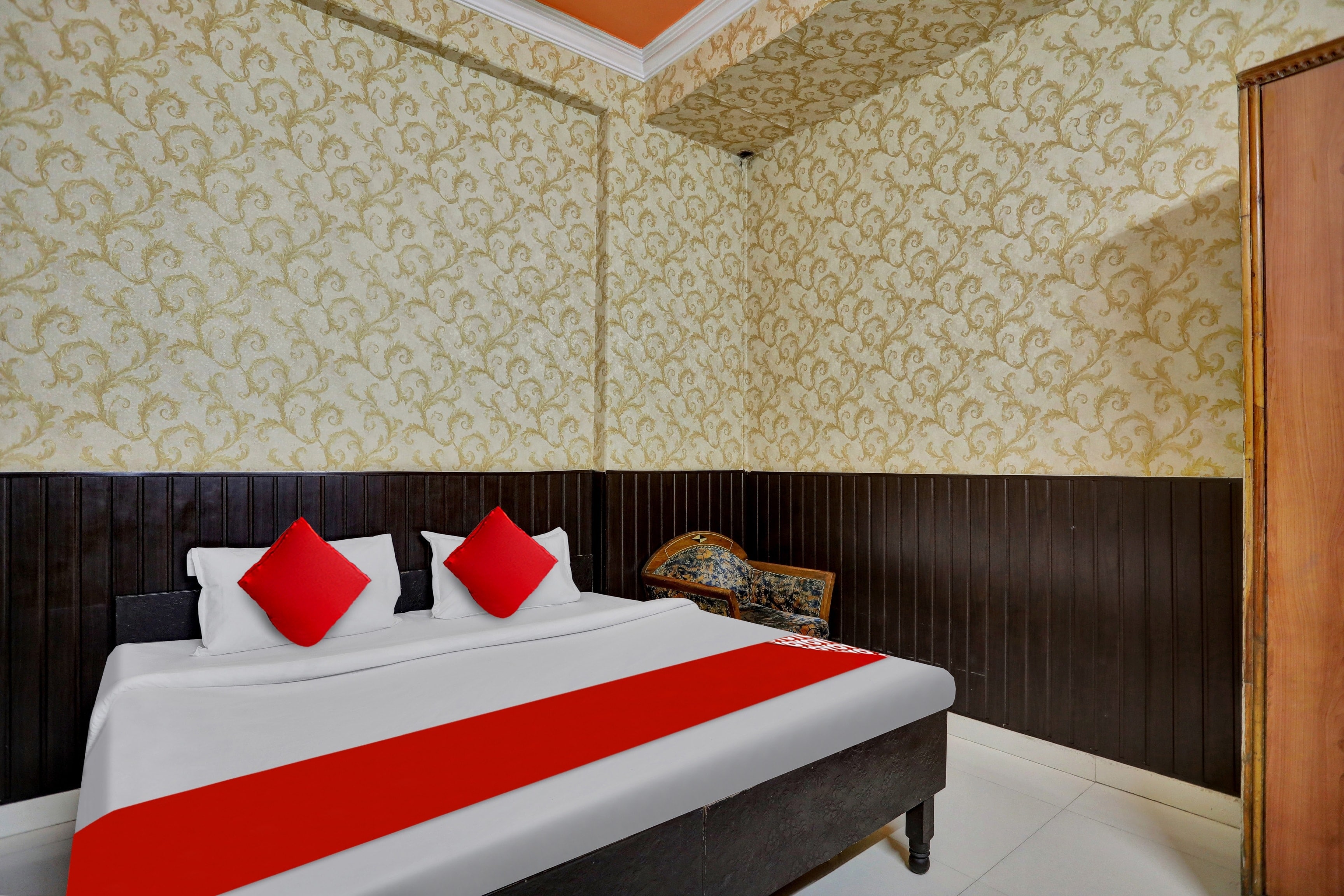 Hotel O GRAND ATHARV PALACE - Tap to explore photos