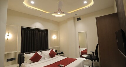 Hotel Mahakal Prajawasi Nilaya Room Type - Deluxe Double Bed with City View