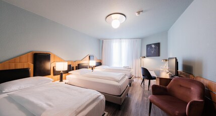 Mercure Hotel Pforzheim Room Type - Classic Room - 1 double bed and 1 single bed