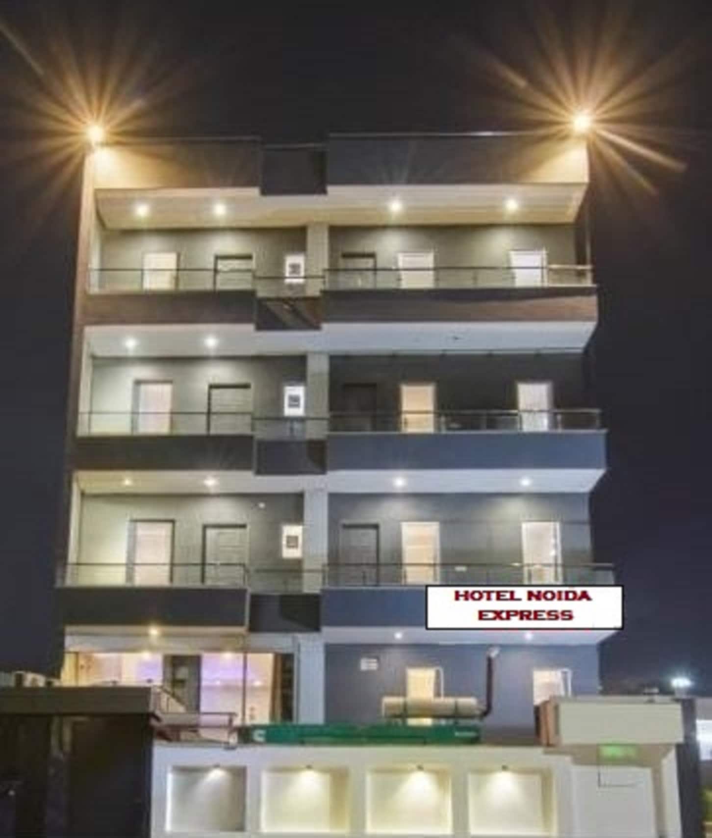 Hotel Noida Express - Tap to explore photos