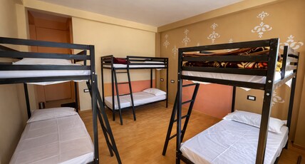 Yellowjackets Hostel Tosh Room Type - 6-Bed Mixed Dormitory