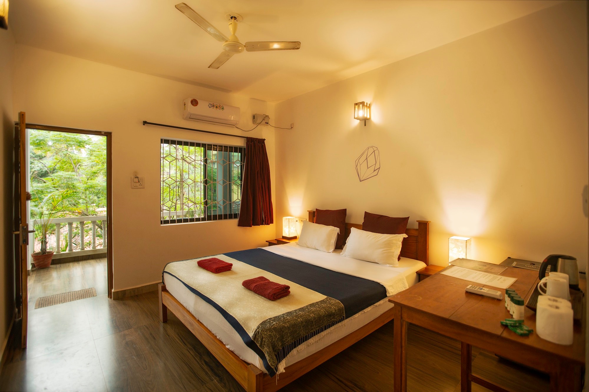 Crystal Goa | Rooms & Free Wi-Fi - Tap to explore photos